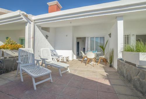 Lightbooking- Aguila Playa Beach Apartment
