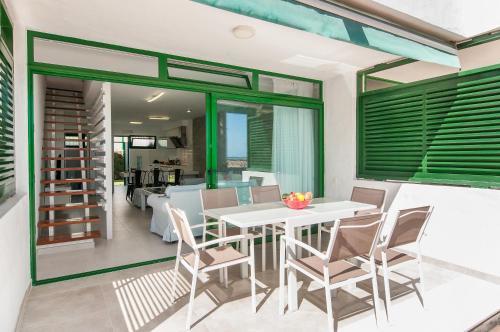 Beachfront Apartment Las Burras Fa03