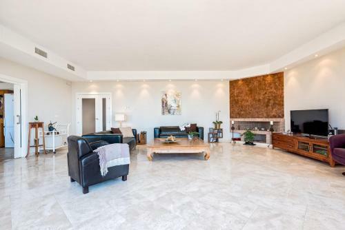 Villa Aquarelle By Rafleys