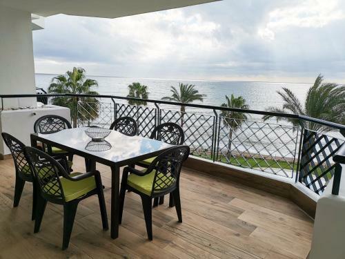 Mi Capricho Frontline Beachside Apartment (mc1732)