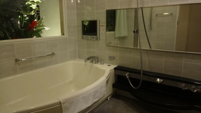 Breezbay Hotel Resort And Spa