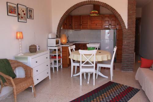 Apartamentos El Capistrano Nerja Guy P. Way