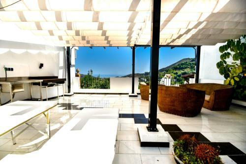 Exclusive Townhouse In Ojen