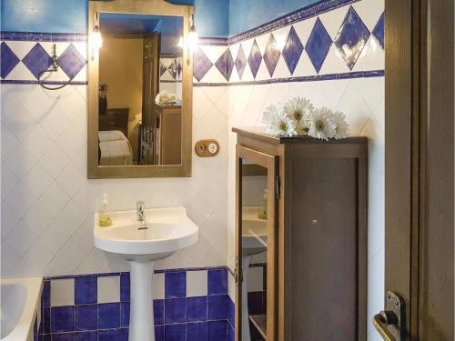 Five-bedroom Holiday Home In Osuna