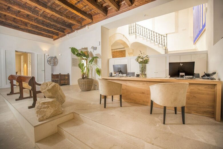 Hotel Icon Roset� By Petit Palace