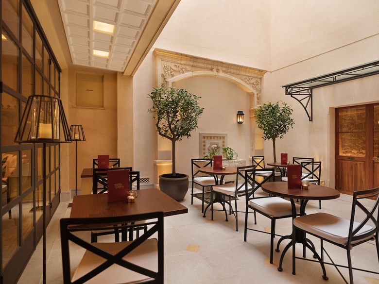 Hotel Gloria De Sant Jaume