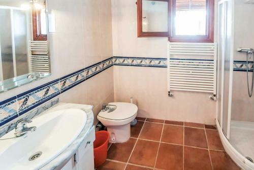 Paratella Villa Sleeps 8 Wifi