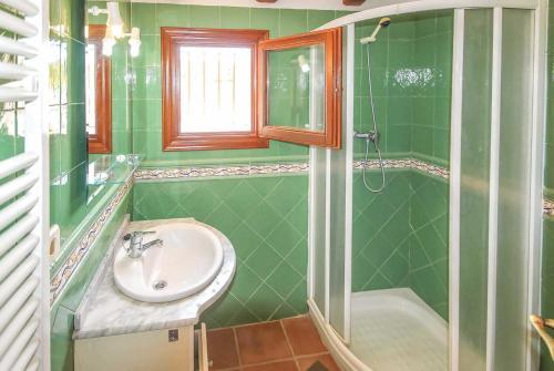 Paratella Villa Sleeps 8 Wifi