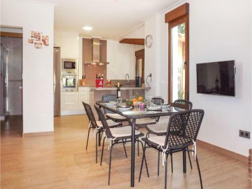 Three-bedroom Holiday Home In Pego