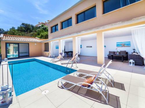 Holiday Home Suites Mas Nou