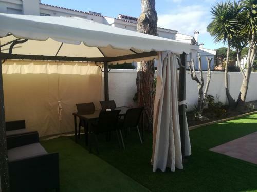 Hostal Art Villa S'agar� A 1000 M De La Playa