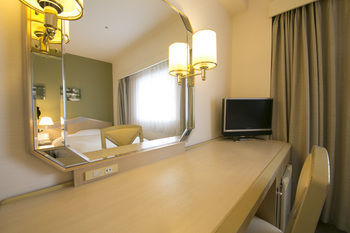 Hotel Shin Osaka Washington Plaza