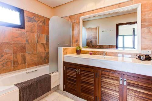 Hipoclub Villas, Zafiro 24 Villa