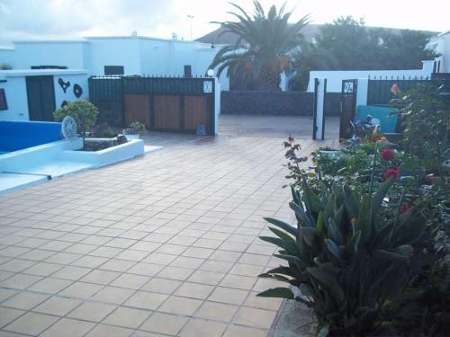 Playa Blanca Villa Sleeps 6 Pool Wifi T691312