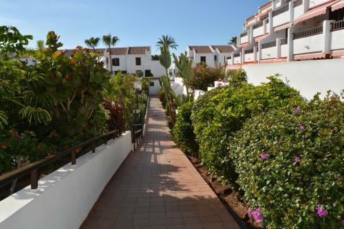 Apartment In Las Amerikas First Line