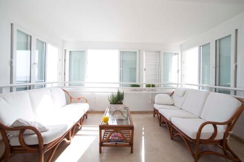 Apartamentos Kasa25 Playa Calida