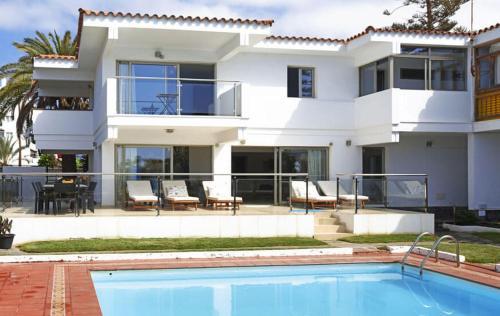 Tarantos Beach Villa