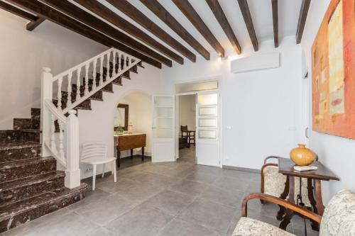 Pollenca Villa Sleeps 6 Pool Wifi