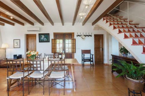 Pollenca Villa Sleeps 9 Pool Air Con Wifi