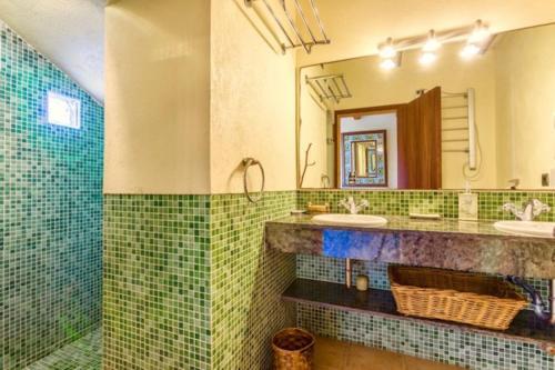 Pollenca Villa Sleeps 6 Pool Wifi T251880
