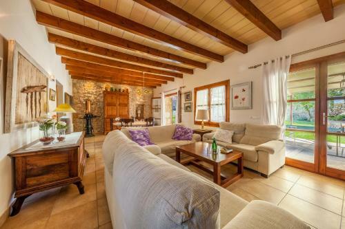 Villa Pontarro With Pool