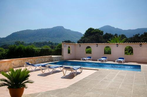 Pollenca Villa Sleeps 5 Pool
