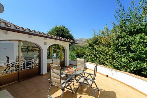 Villa Parades
