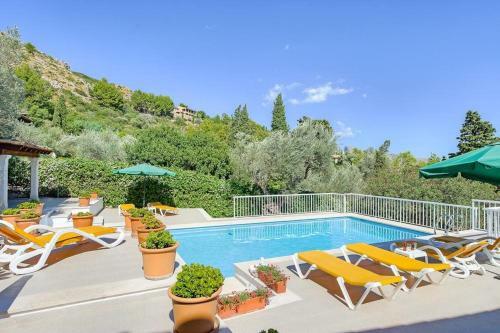 Cala San Vicente Villa Sleeps 12 Pool Air Con Wifi