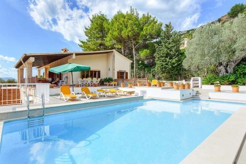 Cala San Vicente Villa Sleeps 12 Pool Air Con Wifi