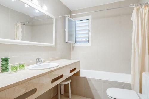 Cala San Vicente Villa Sleeps 12 Pool Air Con Wifi