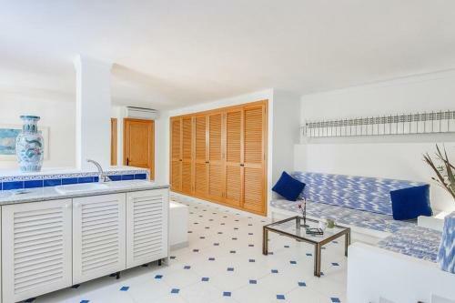 Cala San Vicente Villa Sleeps 12 Pool Air Con Wifi