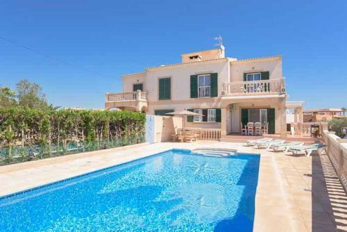 Portocolom Villa Sleeps 10 Pool