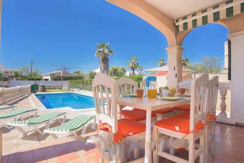 Portocolom Villa Sleeps 10 Pool