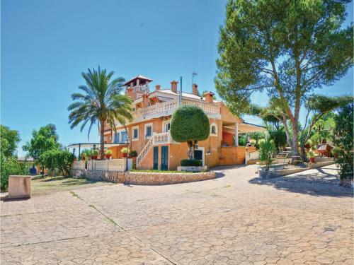 Six-bedroom Holiday Home In Palma, Puntiro