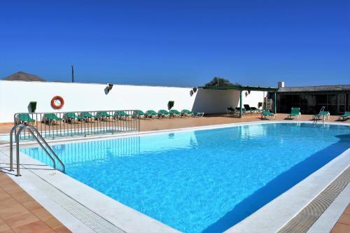 Apartments Pool Hyde Pdc!