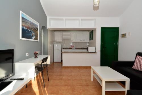Apartments Pool Hyde Pdc!