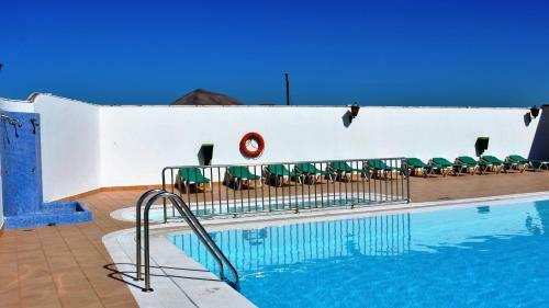 Apartments Pool Hyde Pdc!