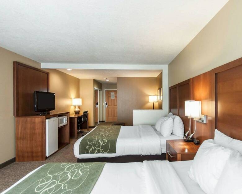 Hotel Comfort Suites Airport