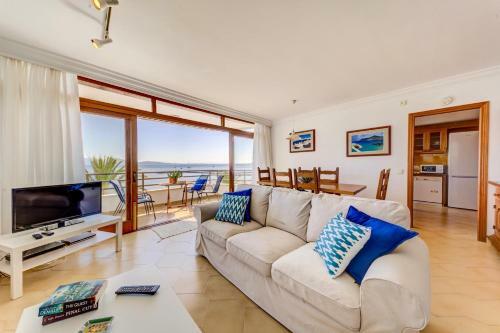 Beachfront Apartment Simar