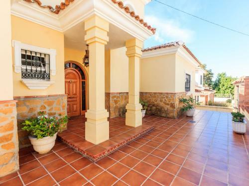 Holiday Home Tulip�n 4