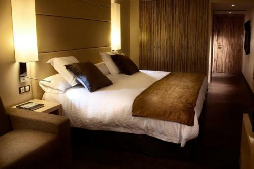 Hotel Yomo Mola Park