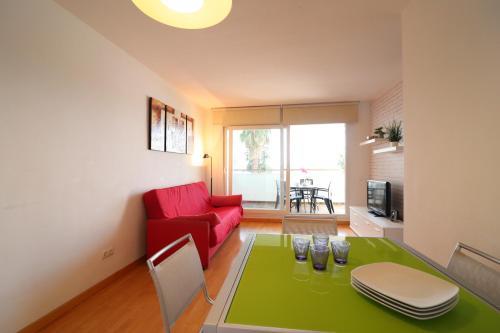 Bonito Apartamento Con Piscina En Roses