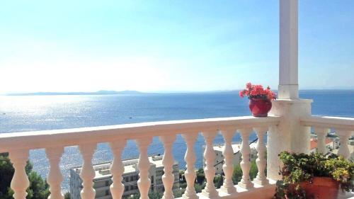 Luxury Apartment In Roses