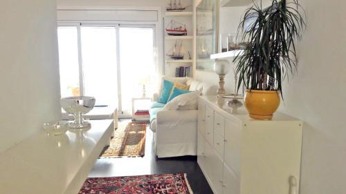 Luxury Apartment In Roses