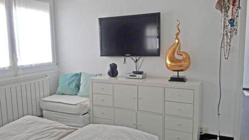 Luxury Apartment In Roses