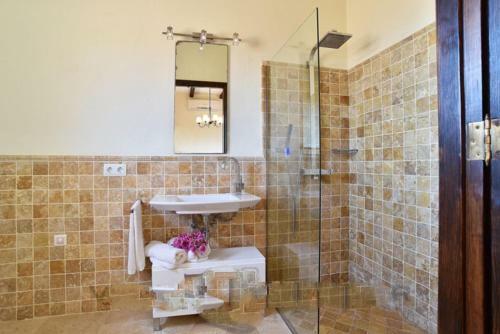 Agroturismo S'horta Villa Sleeps 8