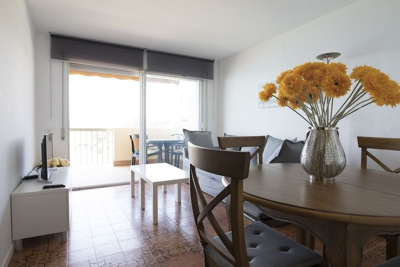 T&h Sorolla Family Apartment