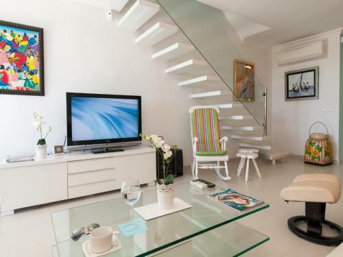 Beachfront Apartment Las Burras Mra 02