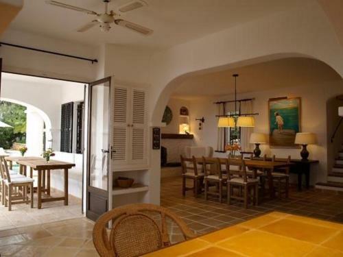 Cala Gracio Villa Sleeps 8 Pool Air Con Wifi