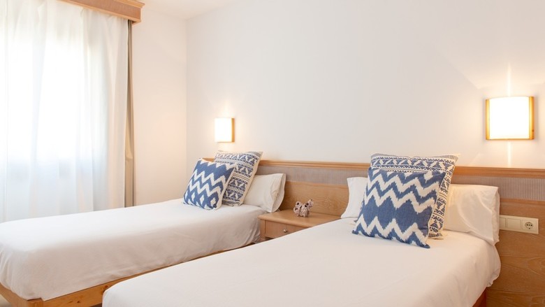 Lemar Apartments